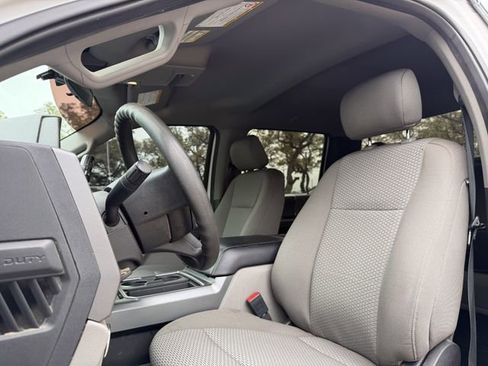 Used 2020 Ford F250 XLT w/ XLT Premium Package image 8