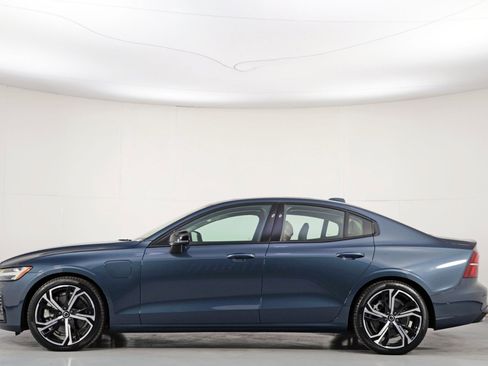 Used 2023 Volvo S60 T8 Plus AWD/4WD image 9