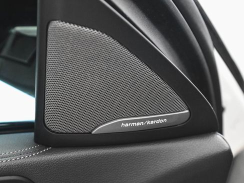 Used 2023 BMW X6 xDrive40i w/ Executive Package image 9