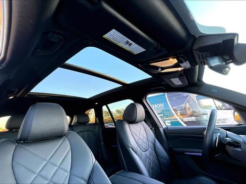 Used 2025 BMW X5 sDrive40i w/ Premium Package image 13