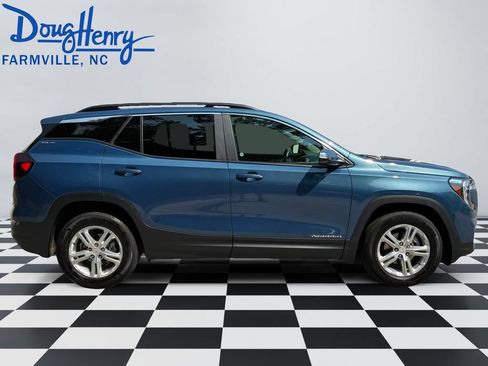 Used 2024 GMC Terrain SLE w/ Driver Convenience Package FWD image 6
