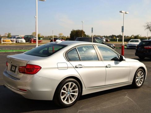 Used 2018 BMW 320i xDrive Sedan w/ Convenience Package AWD/4WD image 5