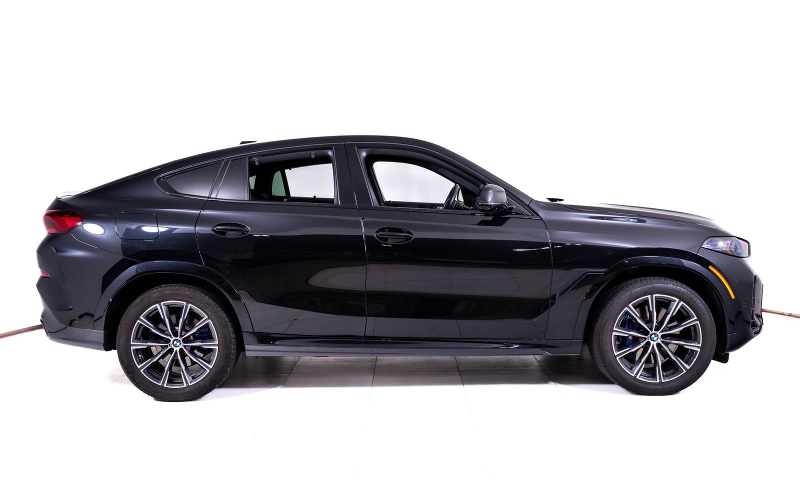 Used 2025 BMW X6 xDrive40i w/ Executive Package AWD/4WD image 6