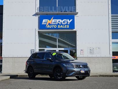 Used 2022 Volkswagen Tiguan SE w/ Panoramic Sunroof Package