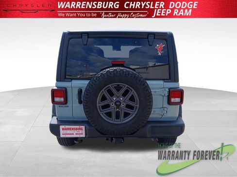 Used 2024 Jeep Wrangler Sport S image 5