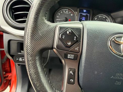Used 2017 Toyota Tacoma TRD Sport w/ Tow Package (A/T) AWD/4WD image 15