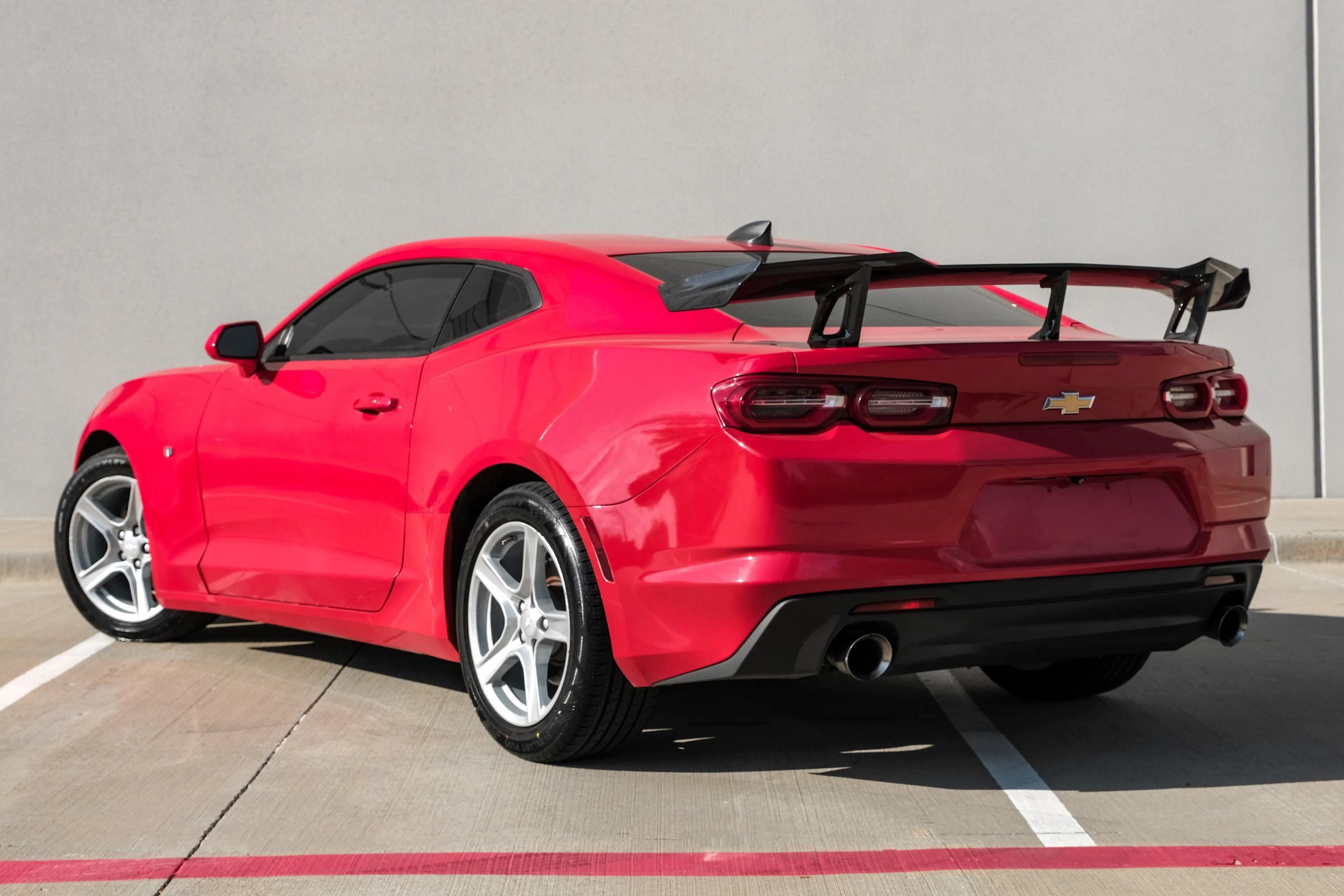 Used 2020 Chevrolet Camaro LT RWD image 6
