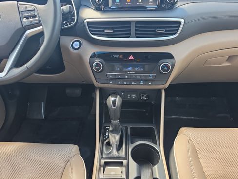 Used 2021 Hyundai Tucson Limited AWD/4WD image 11