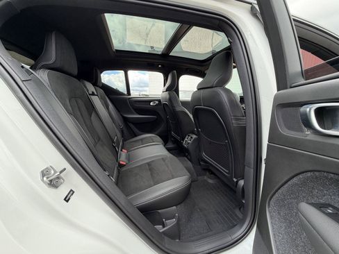 Used 2021 Volvo XC40 P8 Recharge w/ Advanced Package AWD/4WD image 25