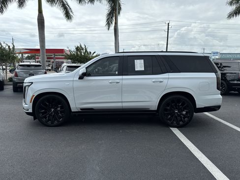 Certified 2026 Cadillac Escalade Platinum Sport w/ LPO, ONYX Package AWD/4WD image 7