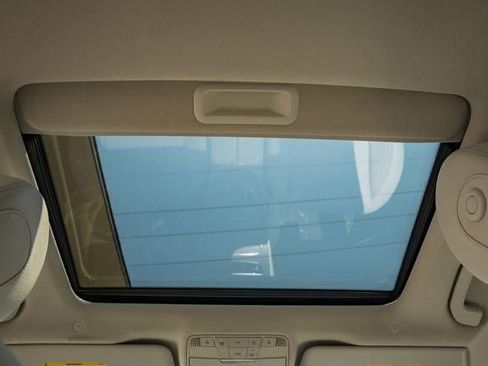 Used 2021 Mercedes-Benz E 450 4MATIC Sedan image 2