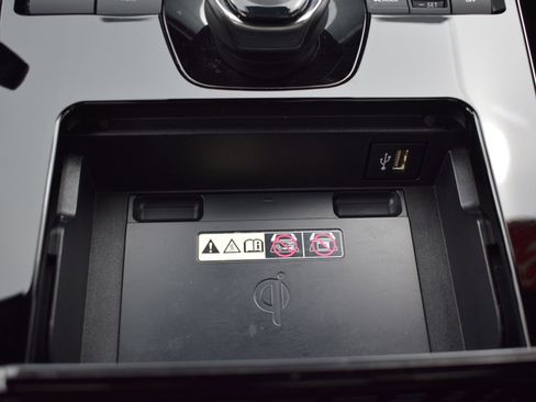 Used 2024 Toyota bZ4X Limited image 19