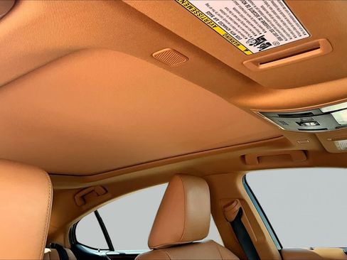 Used 2024 Lexus ES 350 w/ Premium Package FWD image 12