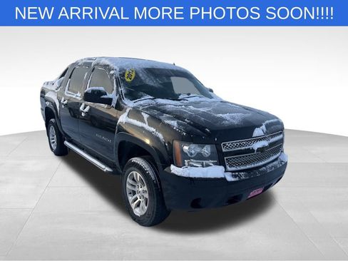 Used 2012 Chevrolet Avalanche LT w/ Suspension Package, Off-Road image 2