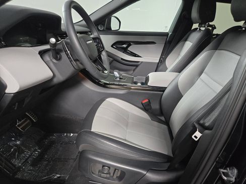 Used 2026 Land Rover Range Rover Evoque Dynamic SE AWD/4WD image 11