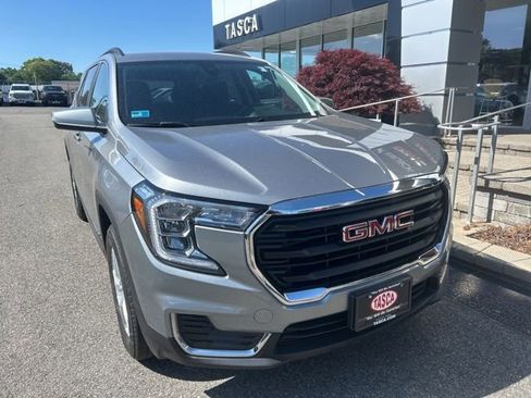 Used 2023 GMC Terrain SLE w/ Driver Convenience Package AWD/4WD image 1