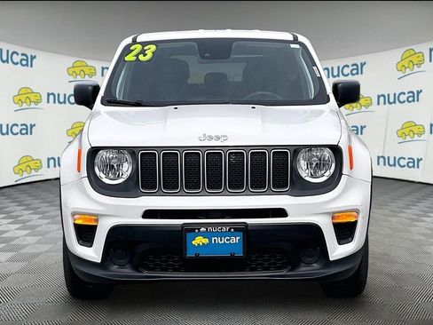 Used 2023 Jeep Renegade Latitude image 2