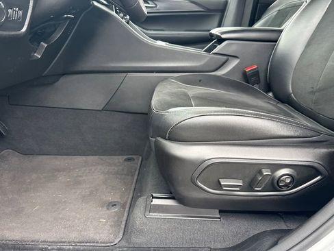 Used 2024 Jeep Grand Cherokee Altitude image 10