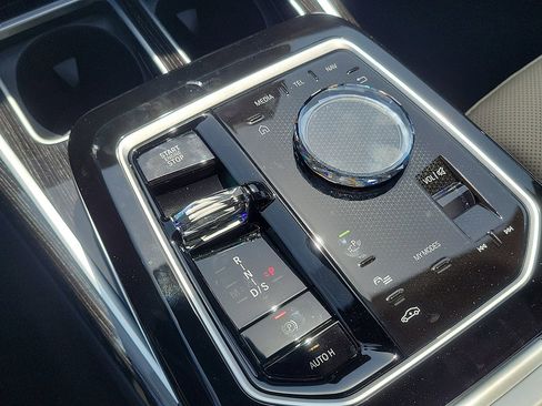 New 2026 BMW 740i xDrive AWD/4WD image 31