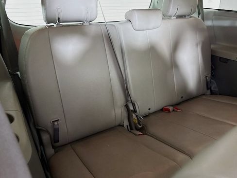 Used 2013 Toyota Sienna XLE FWD image 35