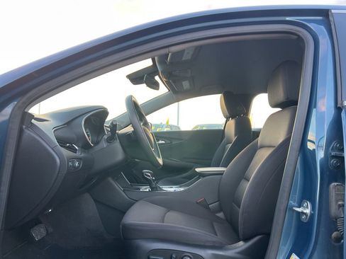 Used 2025 Chevrolet Malibu LT image 11