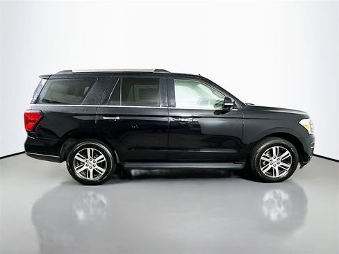 Used 2024 Ford Expedition Limited image 7