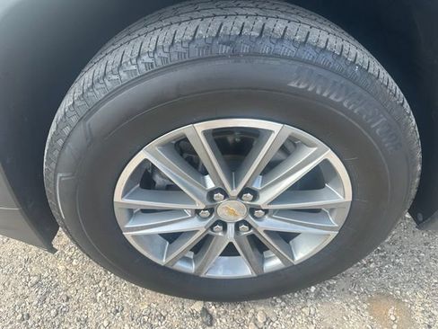 Used 2023 Chevrolet Traverse LT AWD/4WD image 36