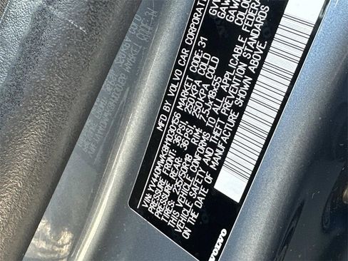 Used 2017 Volvo V60 T5 Cross Country w/ Convenience Package image 19