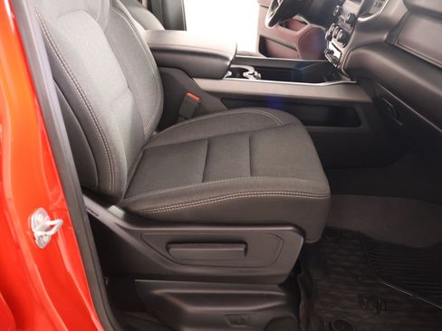 Used 2019 RAM 1500 Big Horn AWD/4WD image 12
