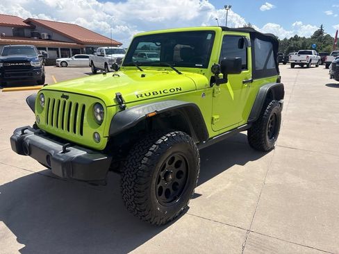 Used 2016 Jeep Wrangler Rubicon w/ Power Convenience Group AWD/4WD image 3