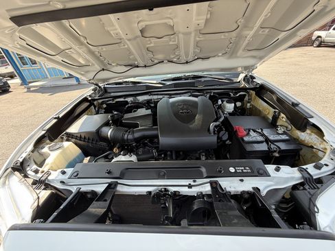 Used 2019 Toyota Tacoma SR w/ SX Package image 27