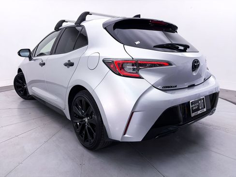 Used 2021 Toyota Corolla SE FWD image 2