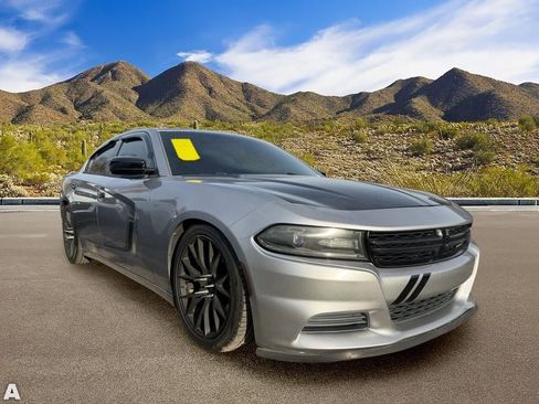 Used 2015 Dodge Charger SE w/ Popular Equipment Group RWD image 5