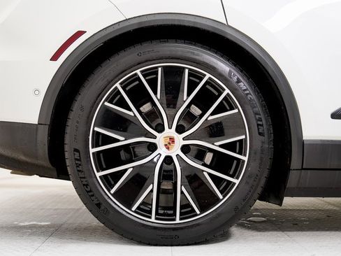 Used 2025 Porsche Macan Electric image 28