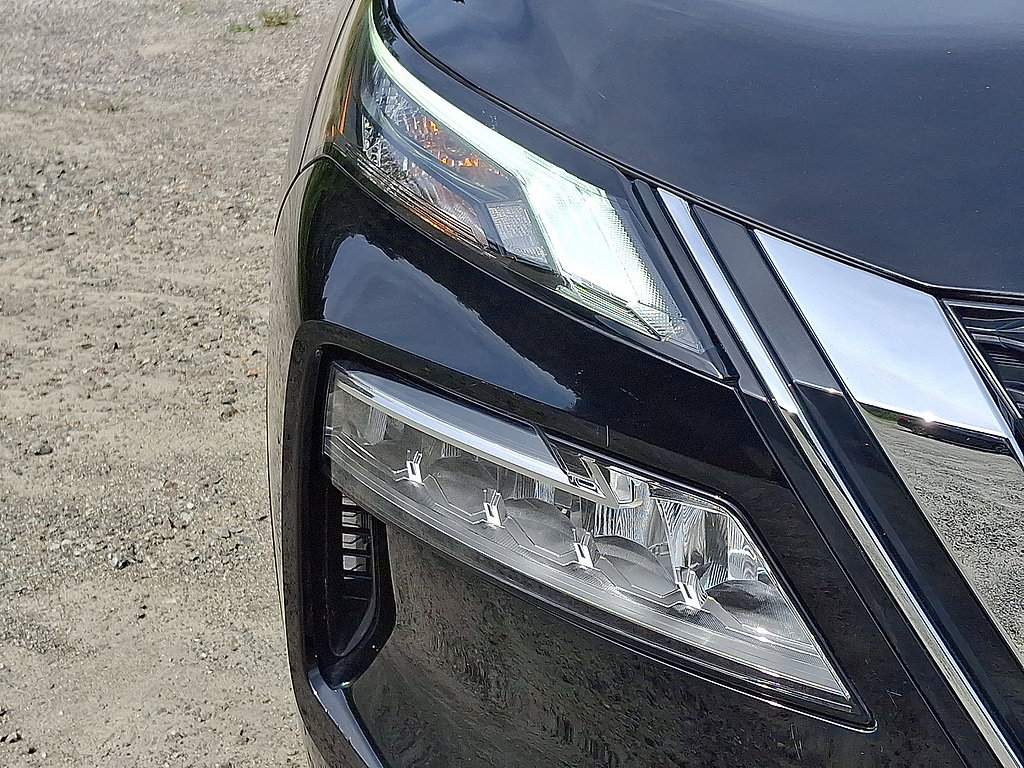 Certified 2023 Nissan Rogue SV AWD/4WD image 27