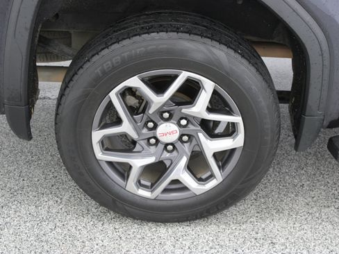 Used 2023 GMC Sierra 1500 SLT AWD/4WD image 6