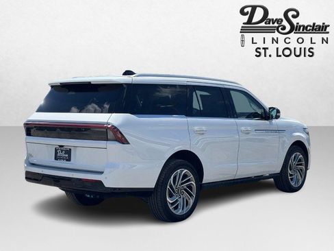 New 2026 Lincoln Navigator Reserve AWD/4WD image 5