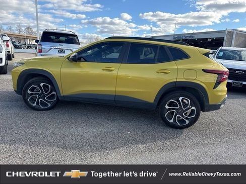 Certified 2024 Chevrolet Trax RS w/ Driver Confidence Package image 4