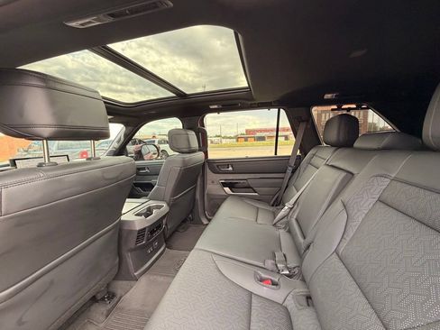 Used 2025 Toyota Sequoia Limited w/ Tow Technology Package AWD/4WD image 19