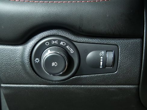 Used 2022 Dodge Durango R/T w/ Blacktop Package AWD/4WD image 24