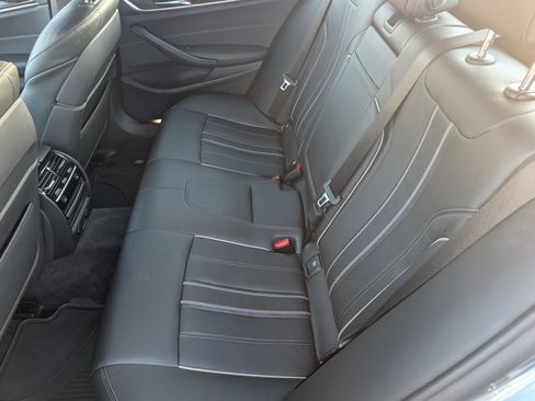 Used 2018 BMW 530i xDrive image 26