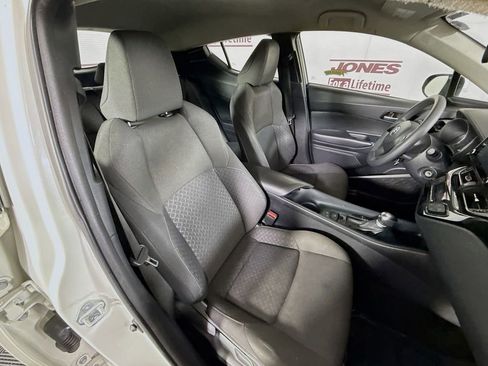 Used 2020 Toyota C-HR LE image 28