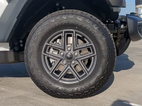 New 2026 Jeep Gladiator Sport image 12