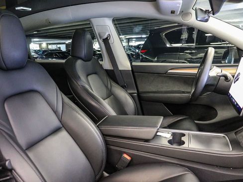 Used 2024 Tesla Model Y Long Range AWD/4WD image 16