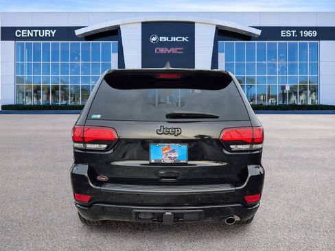 Used 2021 Jeep Grand Cherokee Laredo X AWD/4WD image 5