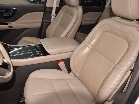 Certified 2023 Lincoln Aviator Reserve w/ Elements Package Plus image 35