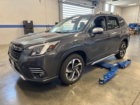 Used 2022 Subaru Forester Touring w/ Popular Package #3 AWD/4WD image 2