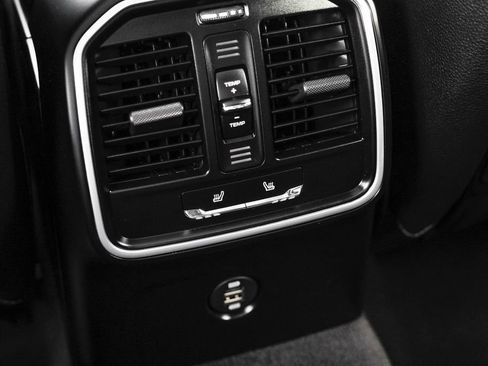 Used 2019 Porsche Macan w/ Premium Package AWD/4WD image 43