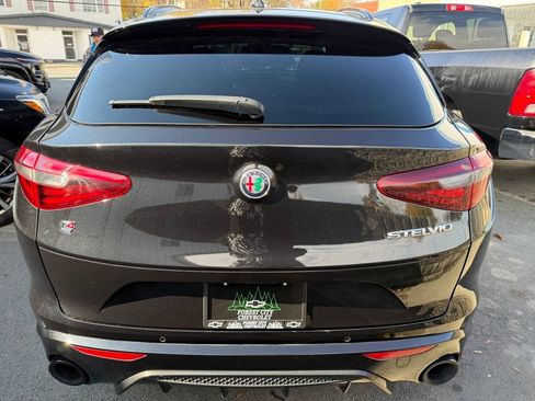 Used 2023 Alfa Romeo Stelvio Veloce AWD/4WD image 4