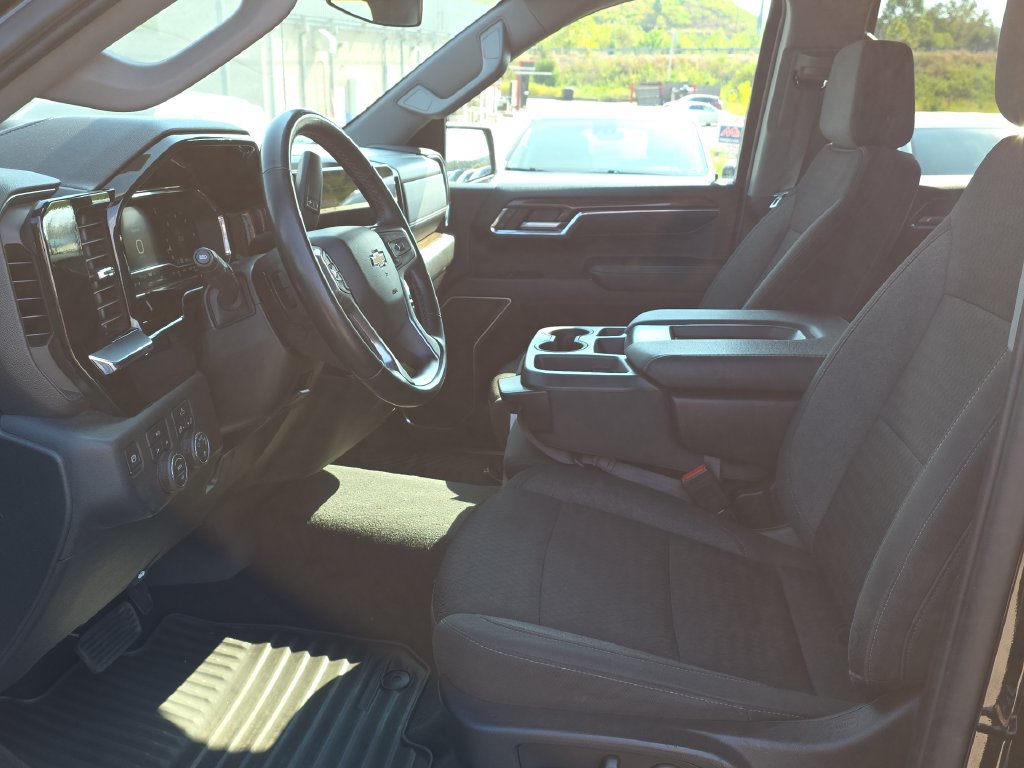 Used 2023 Chevrolet Silverado 1500 LT w/ Protection Package AWD/4WD image 16